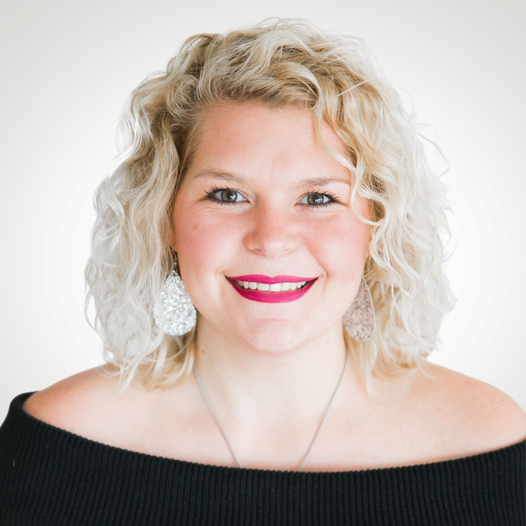 Molly Pierce (she/her)